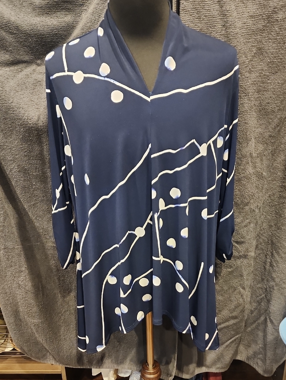 Clara Sun Woo Navy Tunic with White Abstract Dot & Line Print size large and 1x